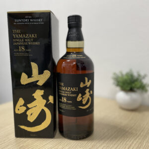 サントリー　シングルモルトウイスキー山崎18年　700ml　新品未開封